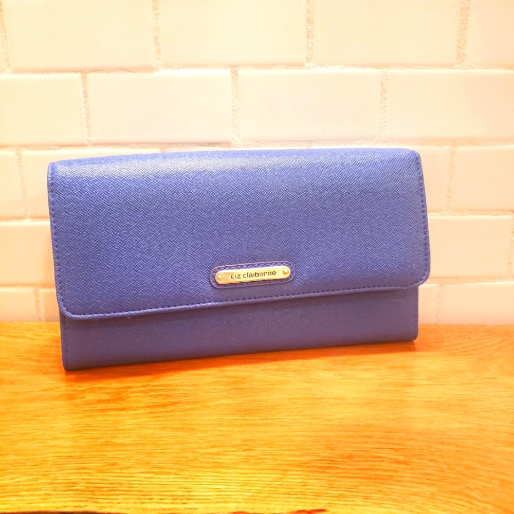 Liz Claiborne Travel Wallet